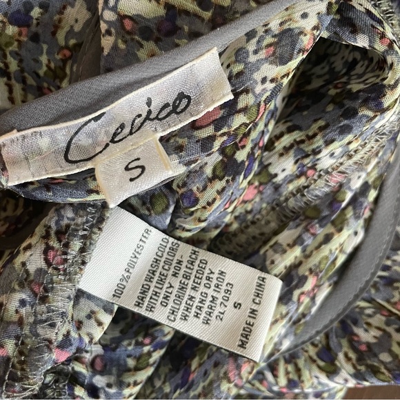 Scoop neck peplum top with vertical ruffles - Picture 7 of 7